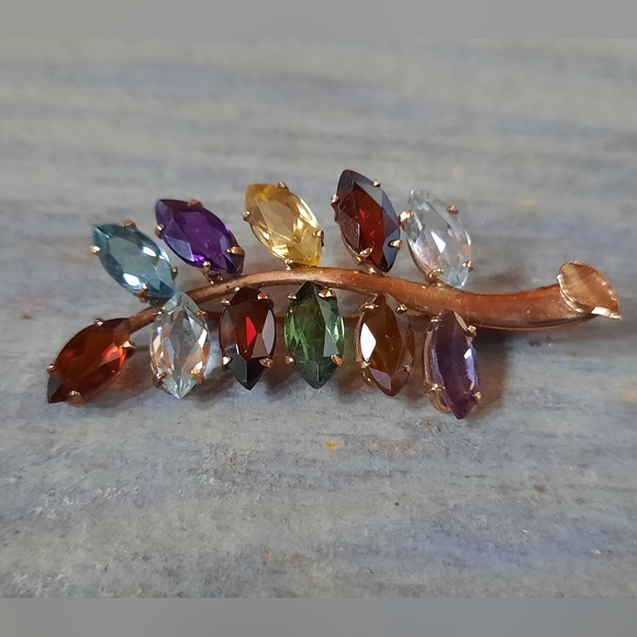 Vintage 18K Yellow Gold Custom Leaf Design Multi Coloured Gemstones Brooch - Picture 3 of 16